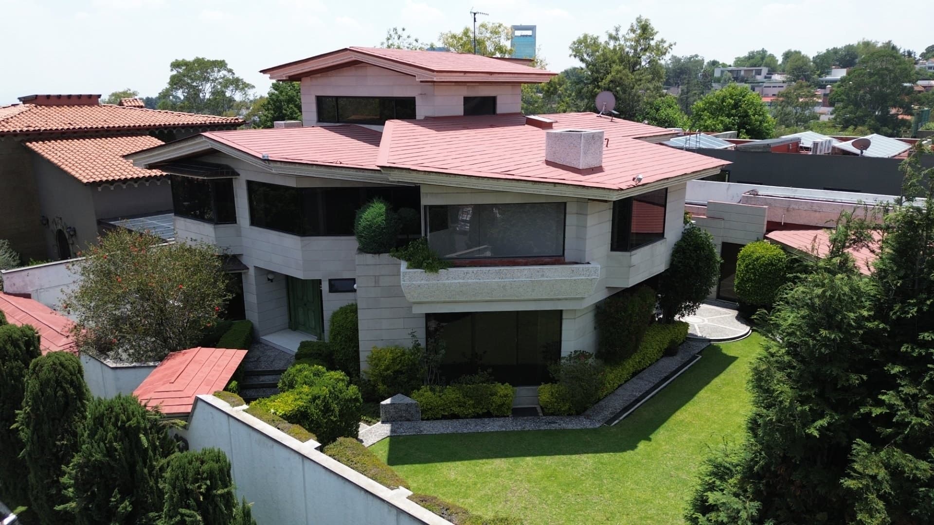 Casa en venta en Bosques de las Lomas, CDMX — Casa en Bosques de las Lomas
